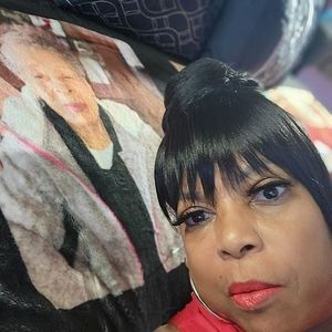 Meet your Posher, Denise